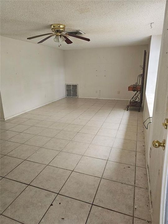 For Sale: $225,000 (2 beds, 2 baths, 1366 Square Feet)
