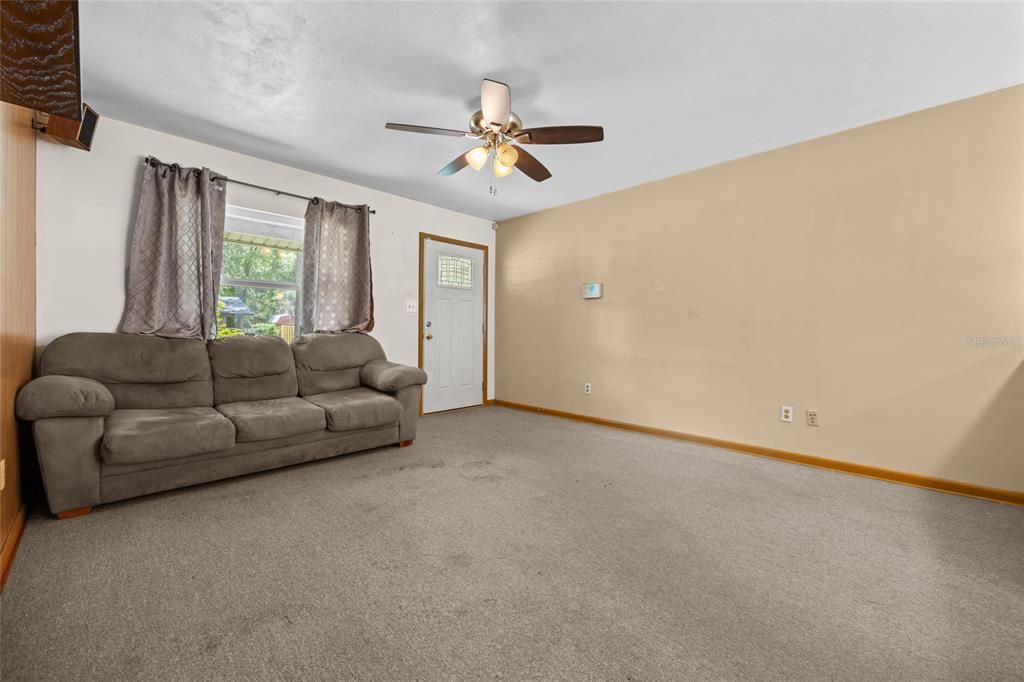 Active With Contract: $249,000 (3 beds, 2 baths, 1080 Square Feet)