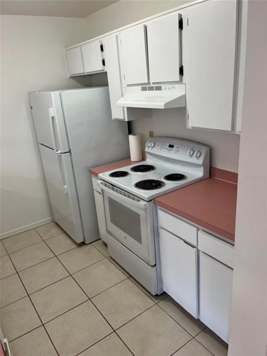 For Sale: $164,900 (2 beds, 2 baths, 900 Square Feet)