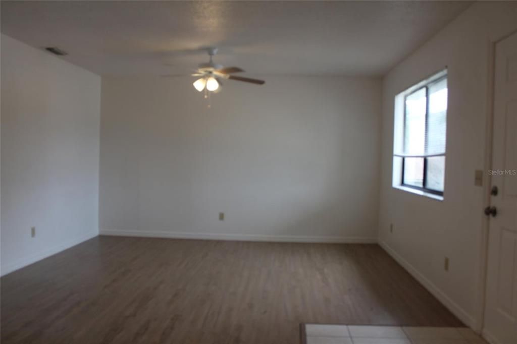 For Sale: $164,900 (2 beds, 2 baths, 900 Square Feet)