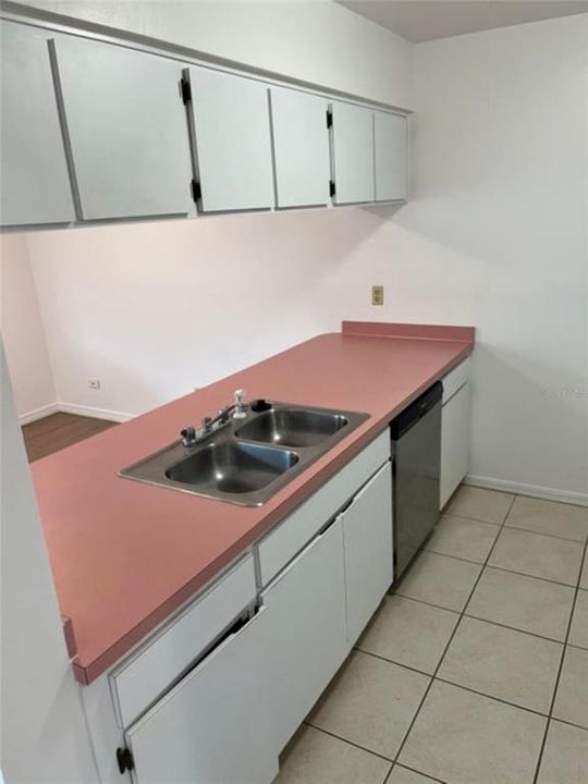 En Venta: $164,900 (2 camas, 2 baños, 900 Pies cuadrados)