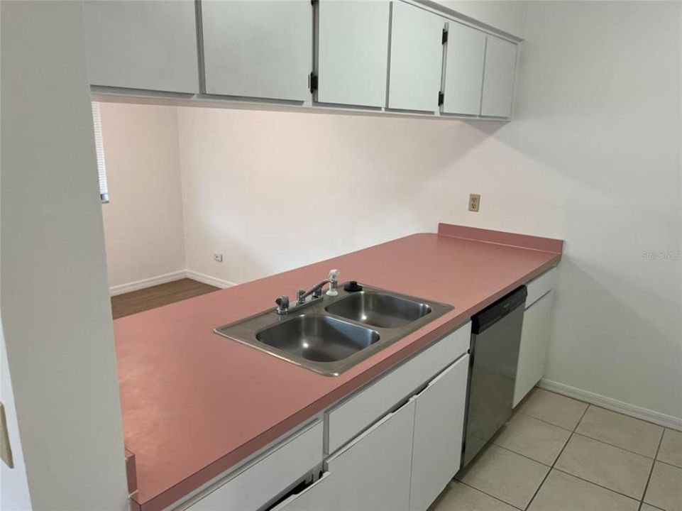 En Venta: $164,900 (2 camas, 2 baños, 900 Pies cuadrados)