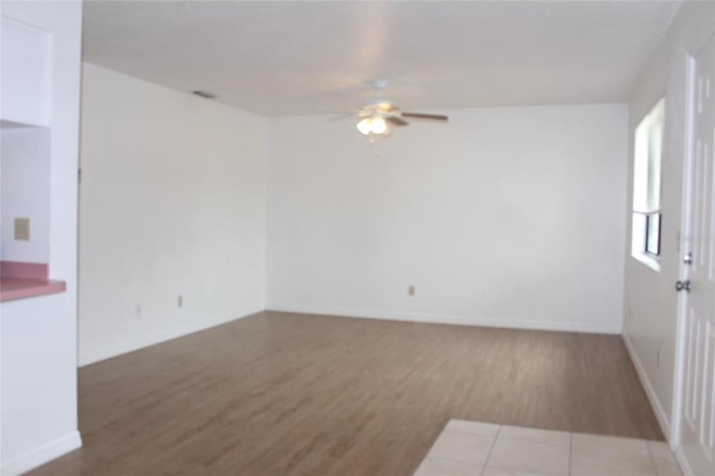 For Sale: $164,900 (2 beds, 2 baths, 900 Square Feet)