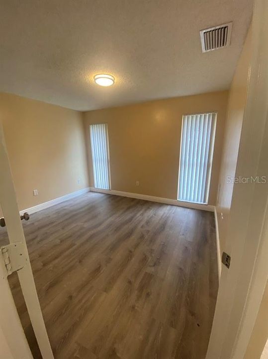 For Rent: $1,600 (2 beds, 1 baths, 806 Square Feet)