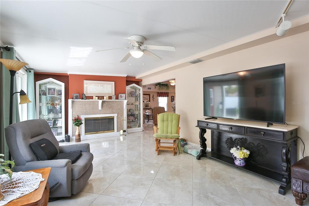 Sitting Room/Formal Living Area