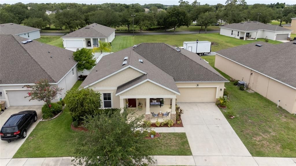 For Sale: $405,000 (3 beds, 2 baths, 2037 Square Feet)