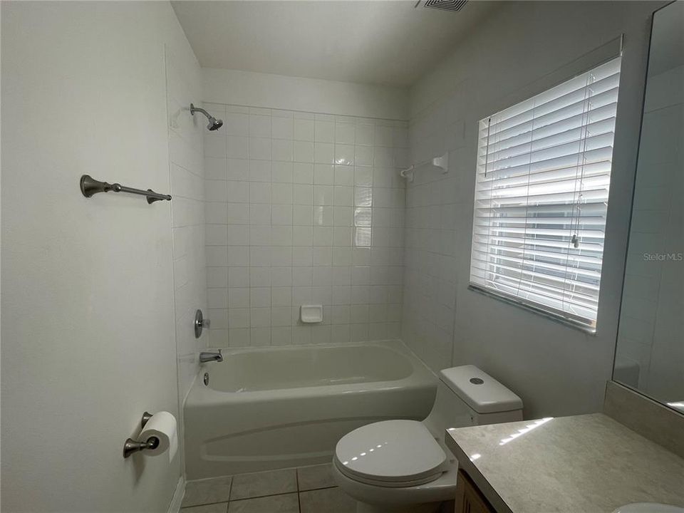 For Rent: $2,500 (3 beds, 2 baths, 1372 Square Feet)