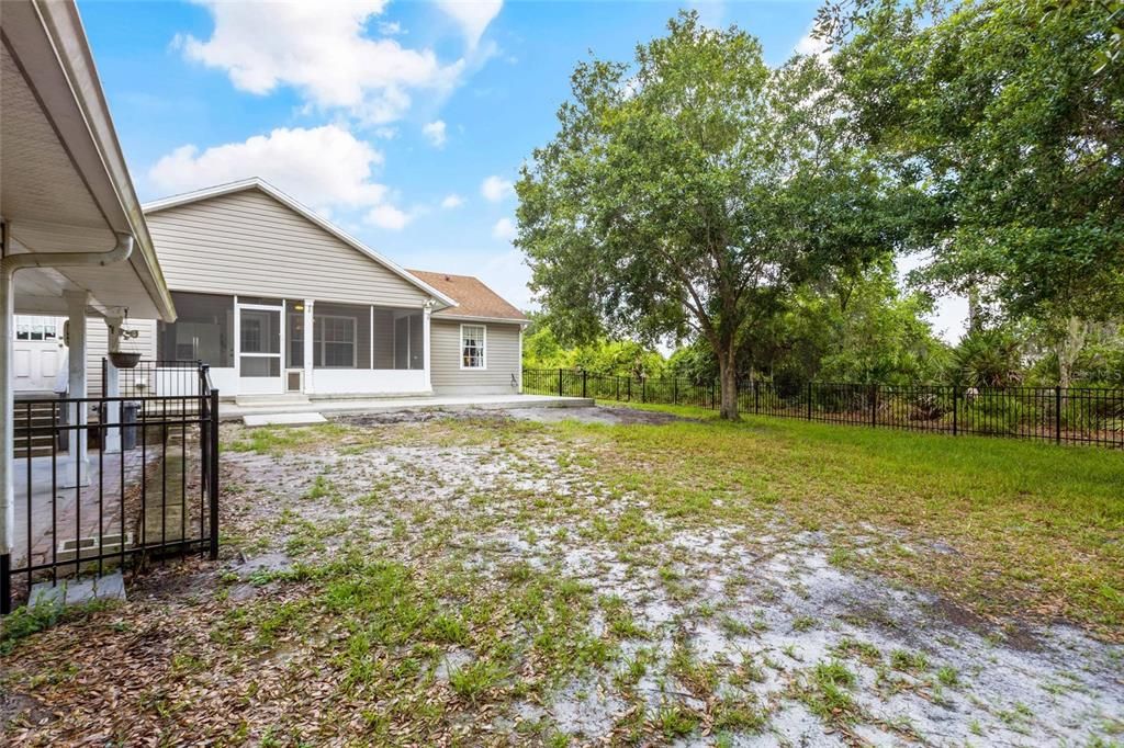 For Sale: $515,000 (3 beds, 2 baths, 1638 Square Feet)