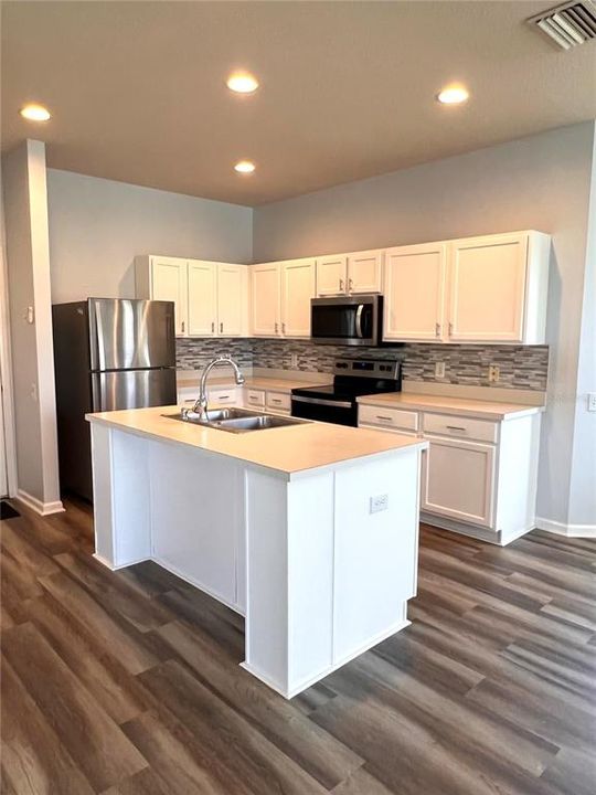 Active With Contract: $2,500 (4 beds, 3 baths, 2523 Square Feet)