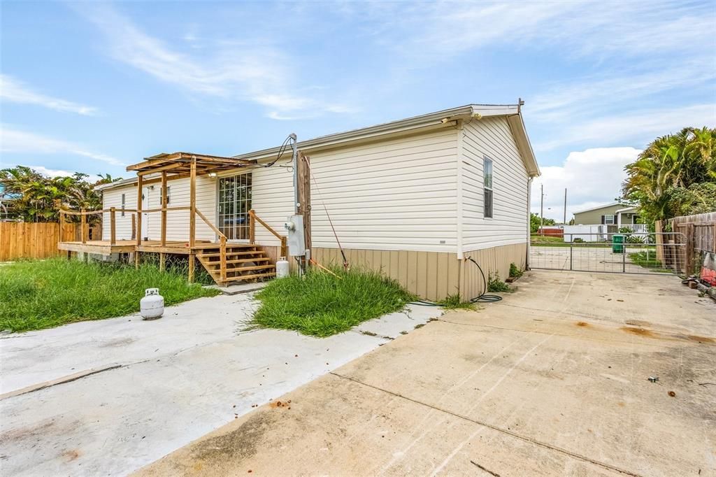 For Sale: $209,900 (3 beds, 2 baths, 1344 Square Feet)