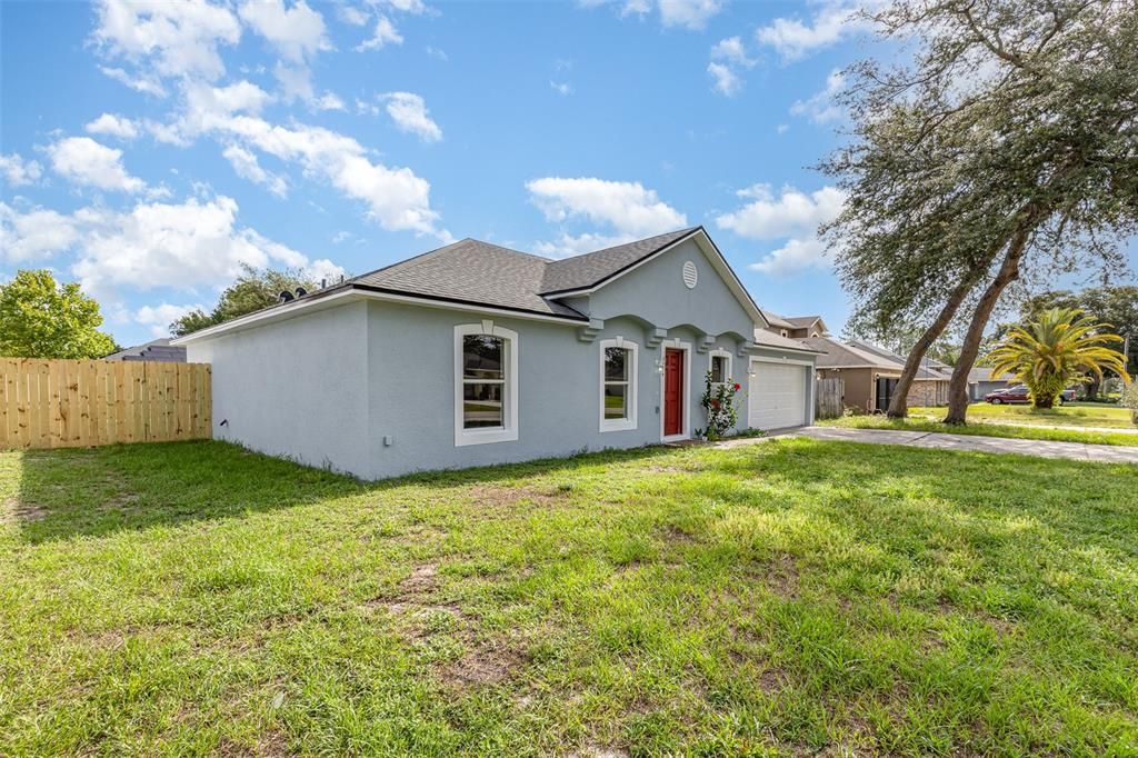 For Sale: $349,900 (3 beds, 2 baths, 1638 Square Feet)