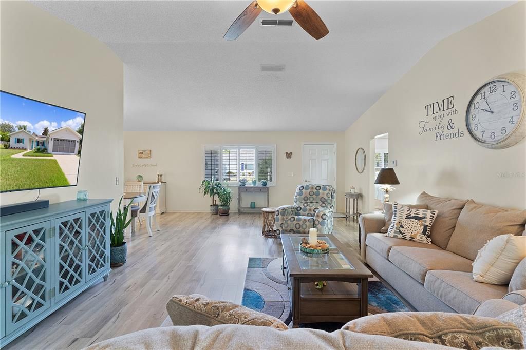 For Sale: $334,499 (3 beds, 2 baths, 1523 Square Feet)