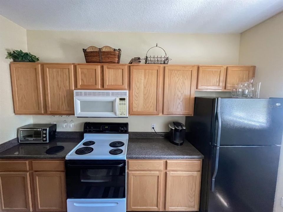 For Sale: $209,000 (1 beds, 1 baths, 794 Square Feet)