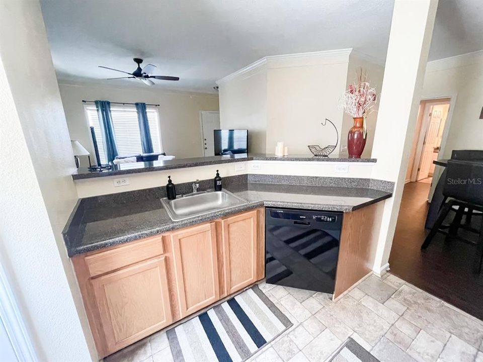 For Sale: $209,000 (1 beds, 1 baths, 794 Square Feet)