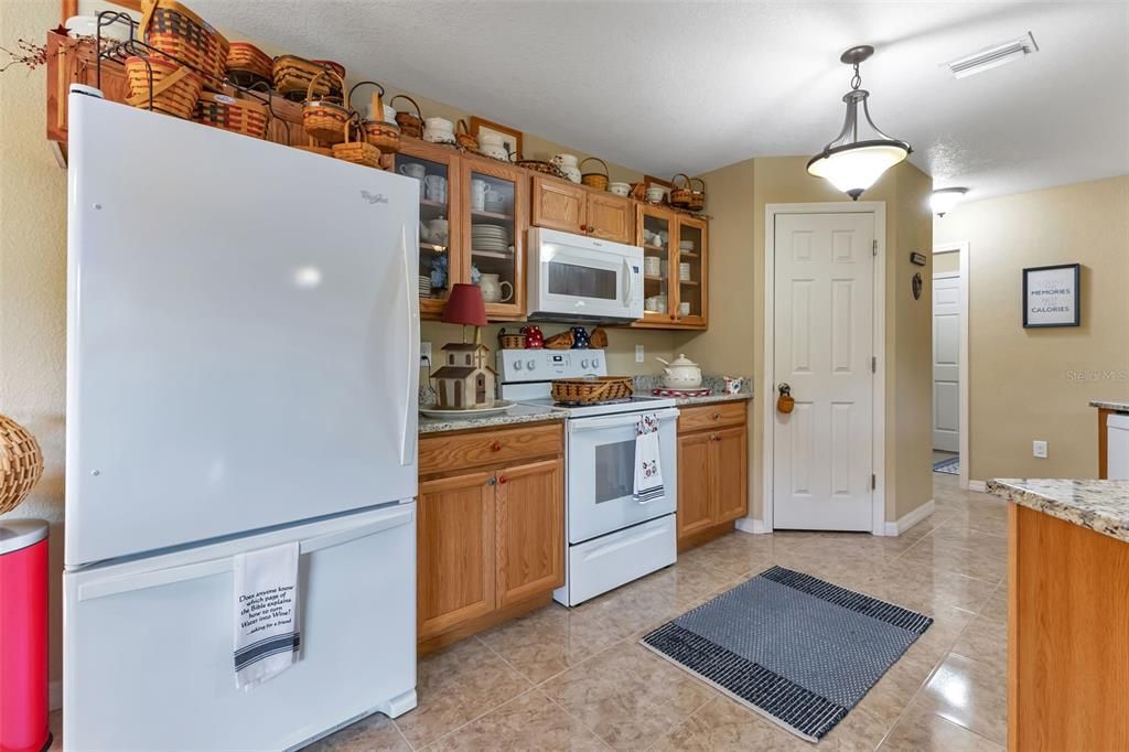 For Sale: $379,900 (3 beds, 2 baths, 1807 Square Feet)