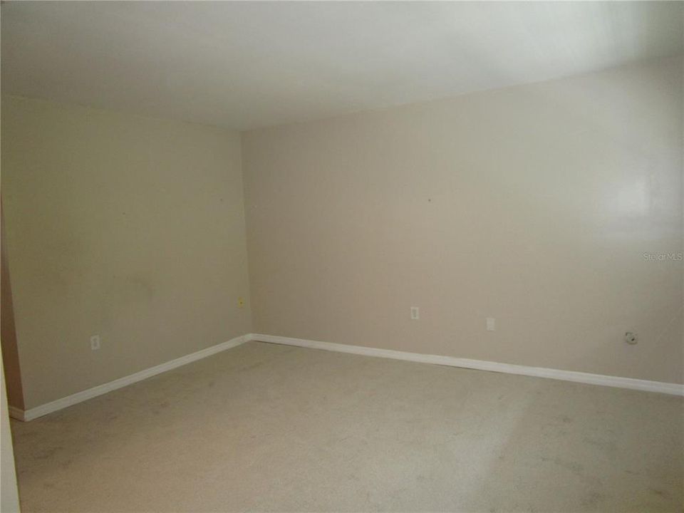 For Sale: $89,000 (1 beds, 1 baths, 585 Square Feet)