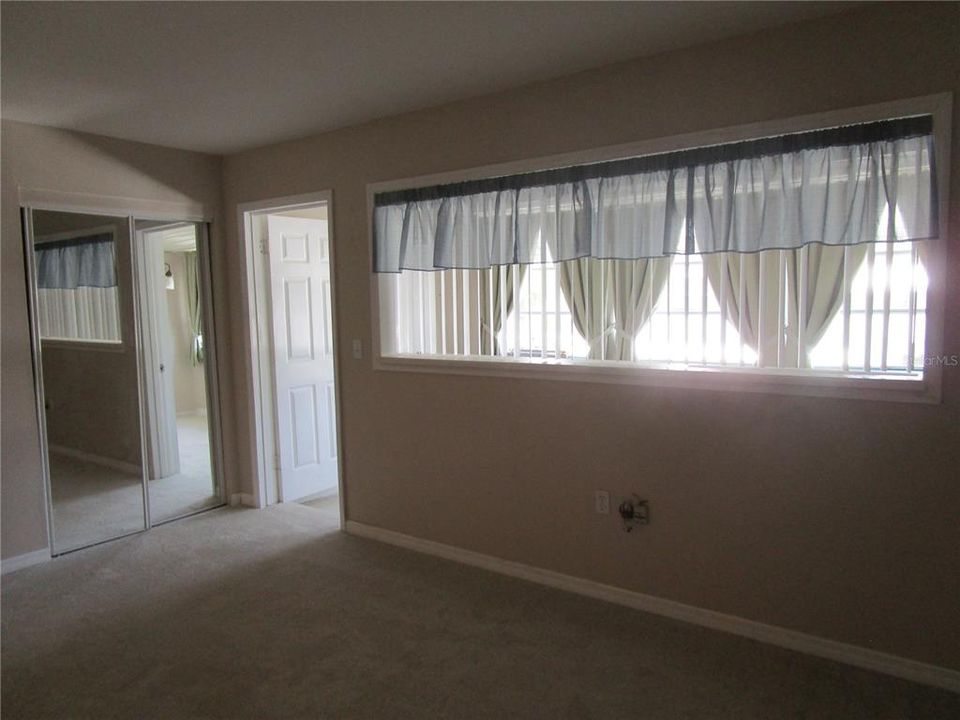 For Sale: $89,000 (1 beds, 1 baths, 585 Square Feet)