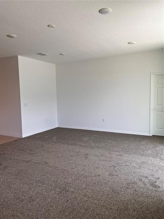 For Rent: $2,300 (3 beds, 2 baths, 1856 Square Feet)