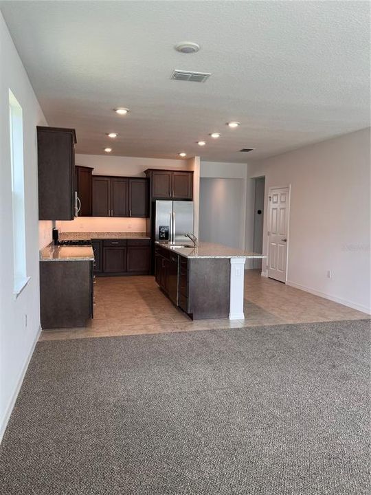 For Rent: $2,300 (3 beds, 2 baths, 1856 Square Feet)