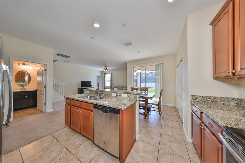 For Sale: $525,000 (5 beds, 2 baths, 2858 Square Feet)