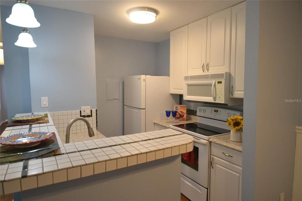 For Rent: $1,910 (2 beds, 1 baths, 790 Square Feet)