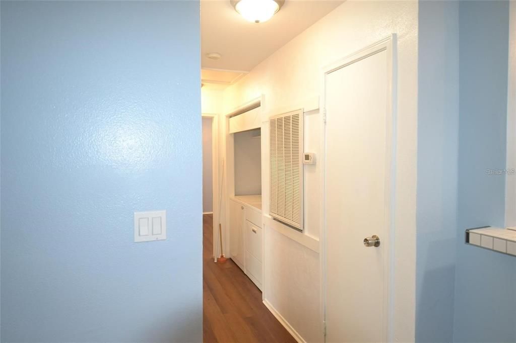 For Rent: $1,950 (2 beds, 1 baths, 790 Square Feet)
