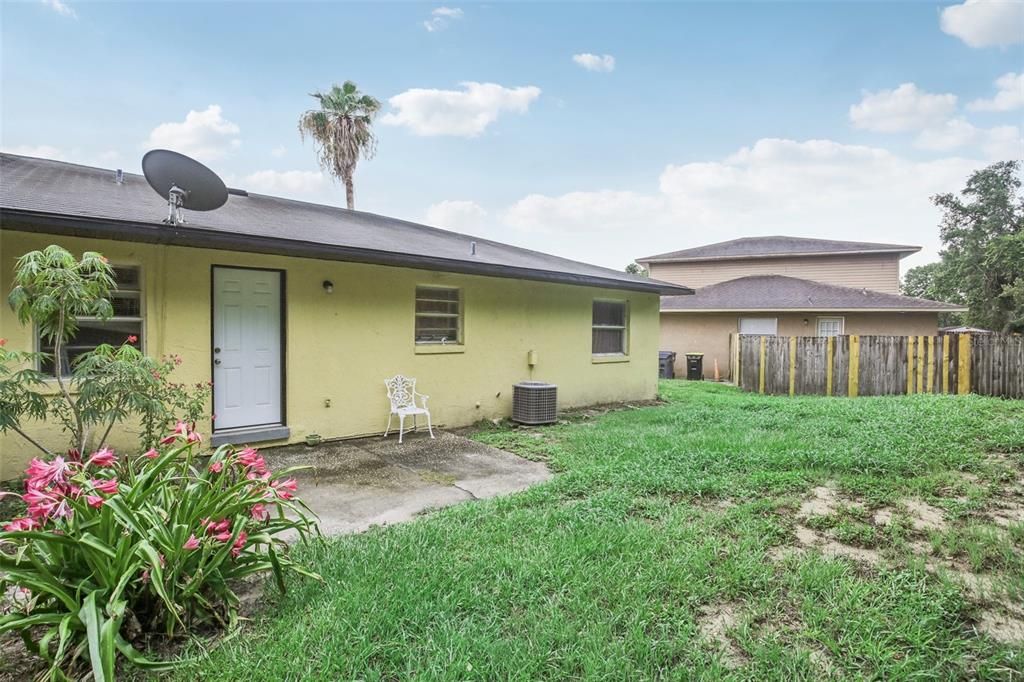 For Sale: $239,000 (3 beds, 2 baths, 1050 Square Feet)