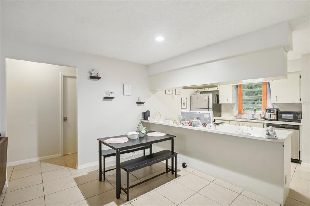 For Sale: $239,000 (3 beds, 2 baths, 1050 Square Feet)