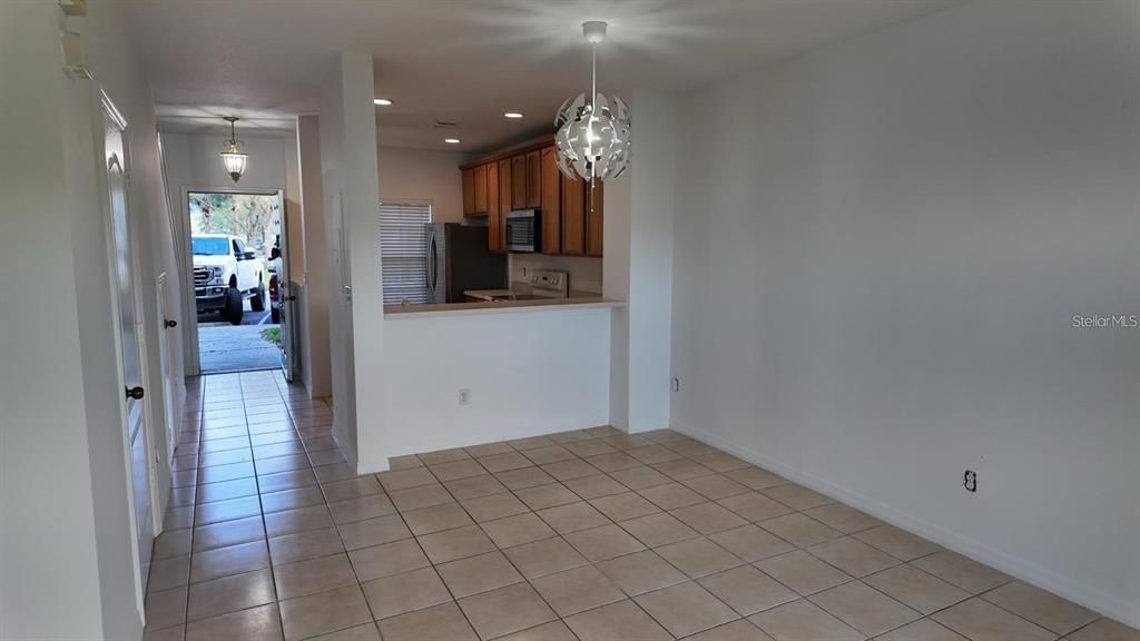 For Rent: $2,100 (2 beds, 2 baths, 1071 Square Feet)