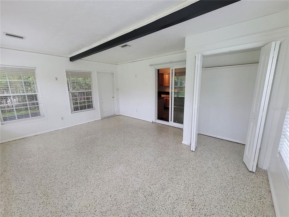 bedroom 3/ sunroom