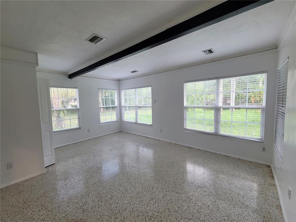 bedroom 3/ sunroom