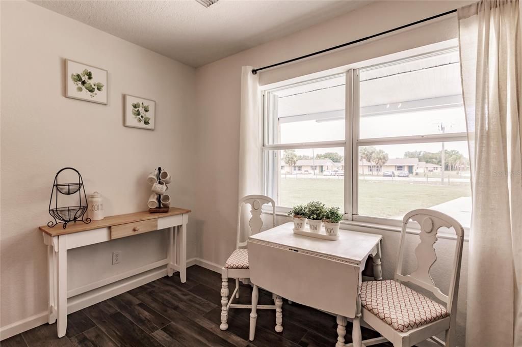 Active With Contract: $287,000 (3 beds, 2 baths, 1431 Square Feet)