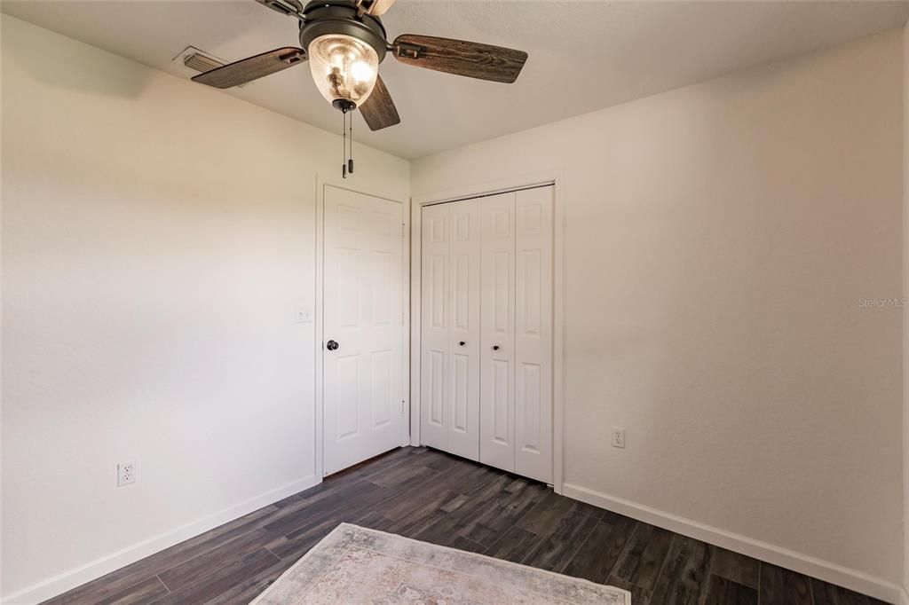 Active With Contract: $287,000 (3 beds, 2 baths, 1431 Square Feet)