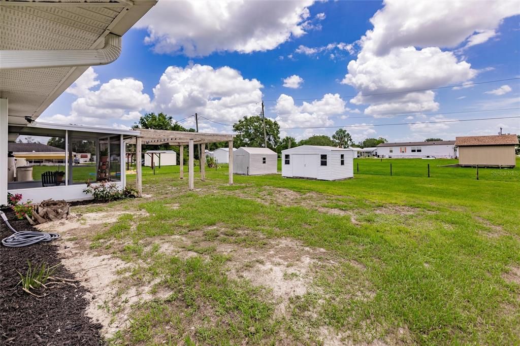 Active With Contract: $287,000 (3 beds, 2 baths, 1431 Square Feet)