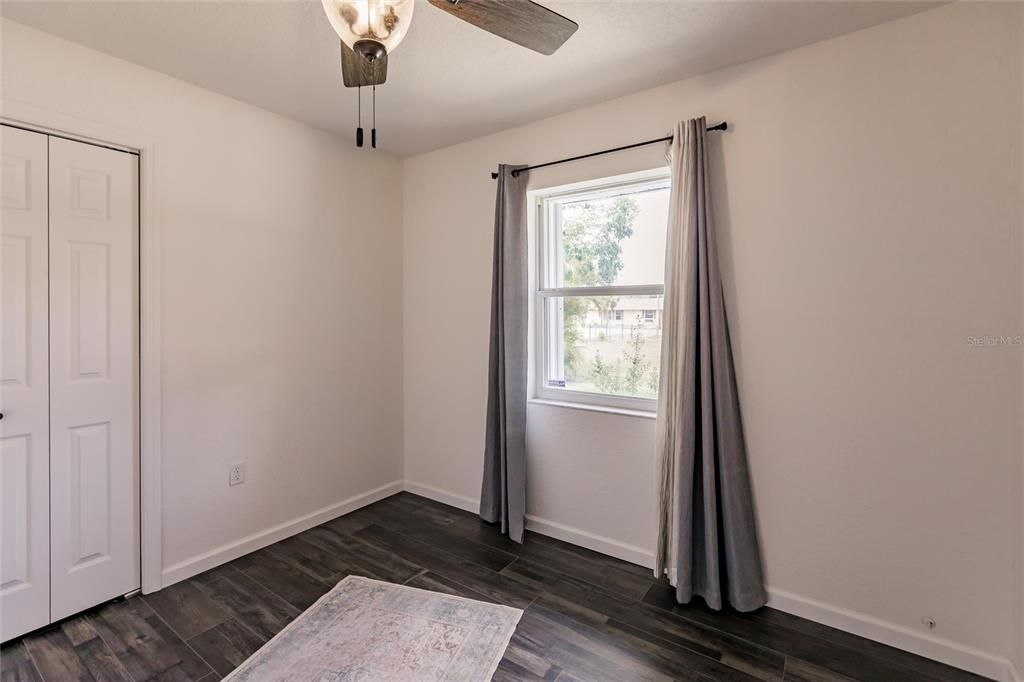 Active With Contract: $287,000 (3 beds, 2 baths, 1431 Square Feet)