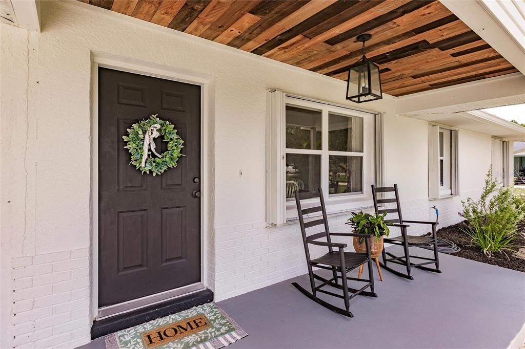 Active With Contract: $287,000 (3 beds, 2 baths, 1431 Square Feet)