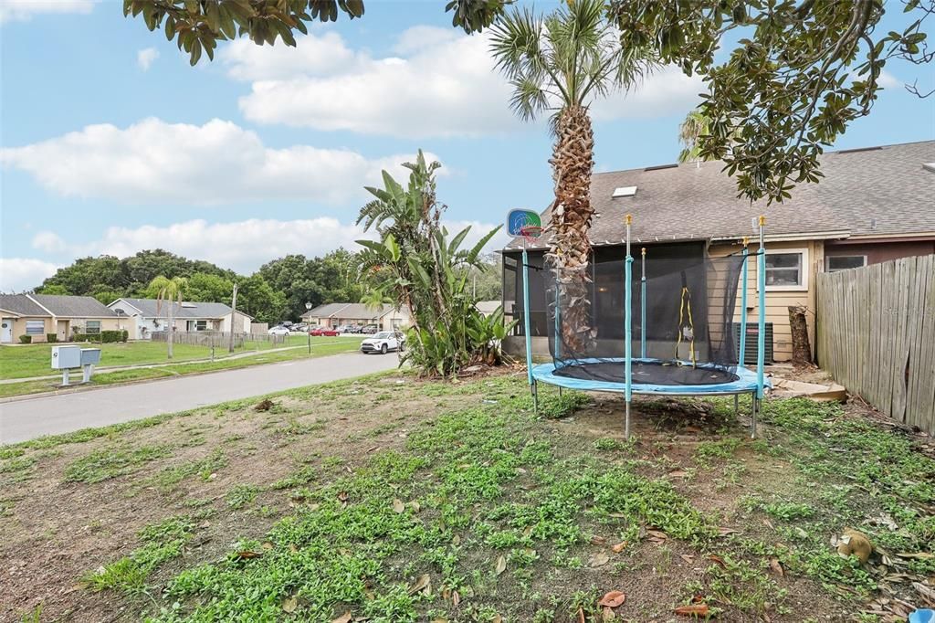 For Sale: $224,995 (2 beds, 2 baths, 1240 Square Feet)