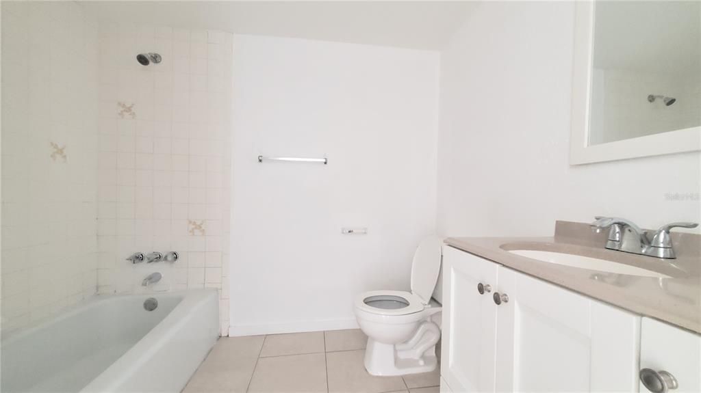 For Rent: $1,399 (2 beds, 2 baths, 976 Square Feet)