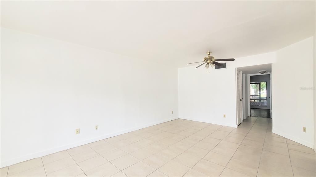 For Rent: $1,399 (2 beds, 2 baths, 976 Square Feet)