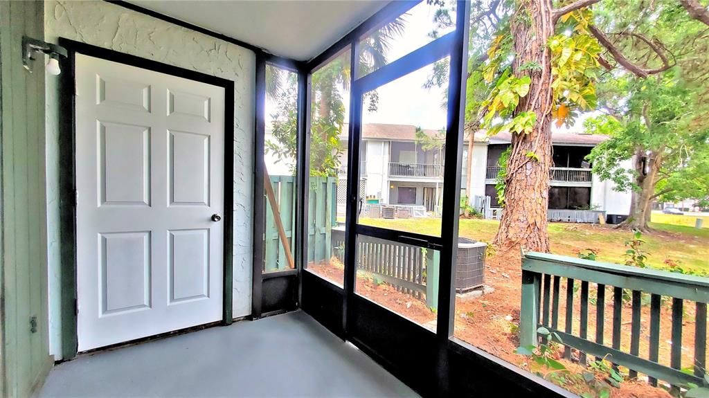 For Rent: $1,399 (2 beds, 2 baths, 976 Square Feet)