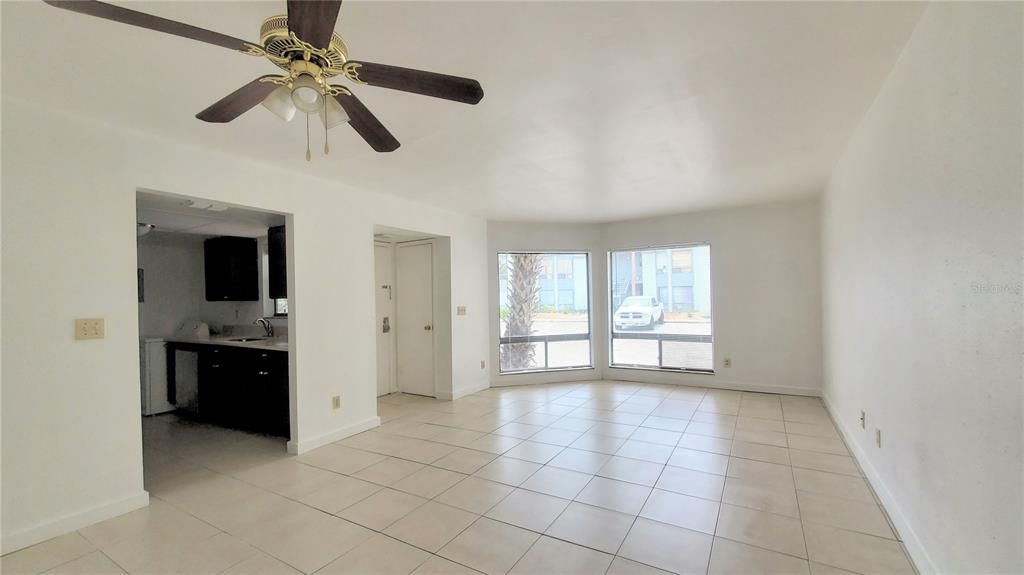 For Rent: $1,399 (2 beds, 2 baths, 976 Square Feet)