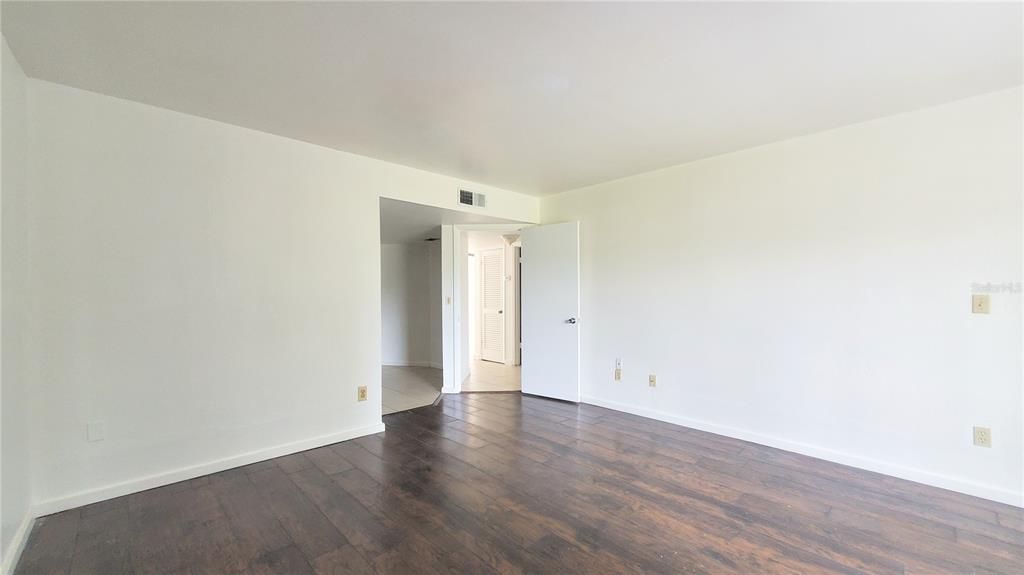 For Rent: $1,399 (2 beds, 2 baths, 976 Square Feet)