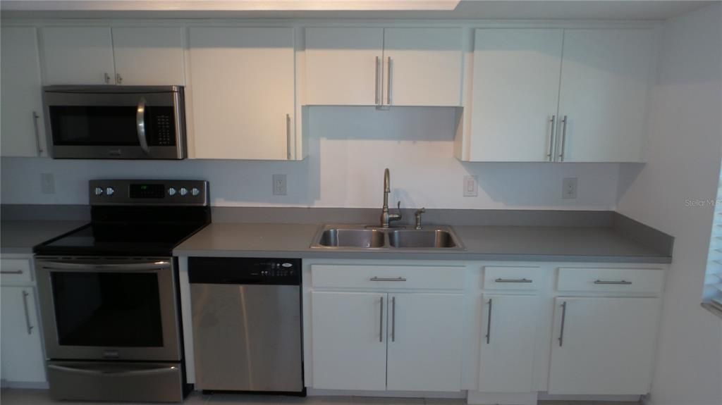 For Rent: $2,150 (2 beds, 2 baths, 1380 Square Feet)