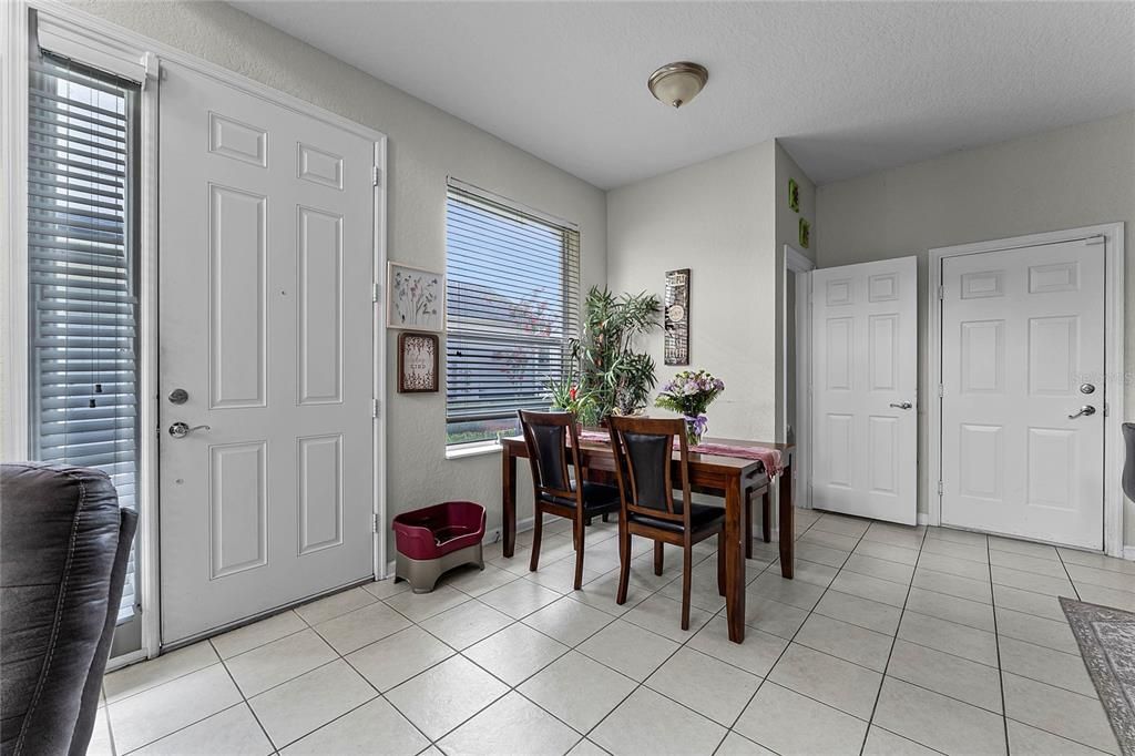 View of entrance and breakfast area.