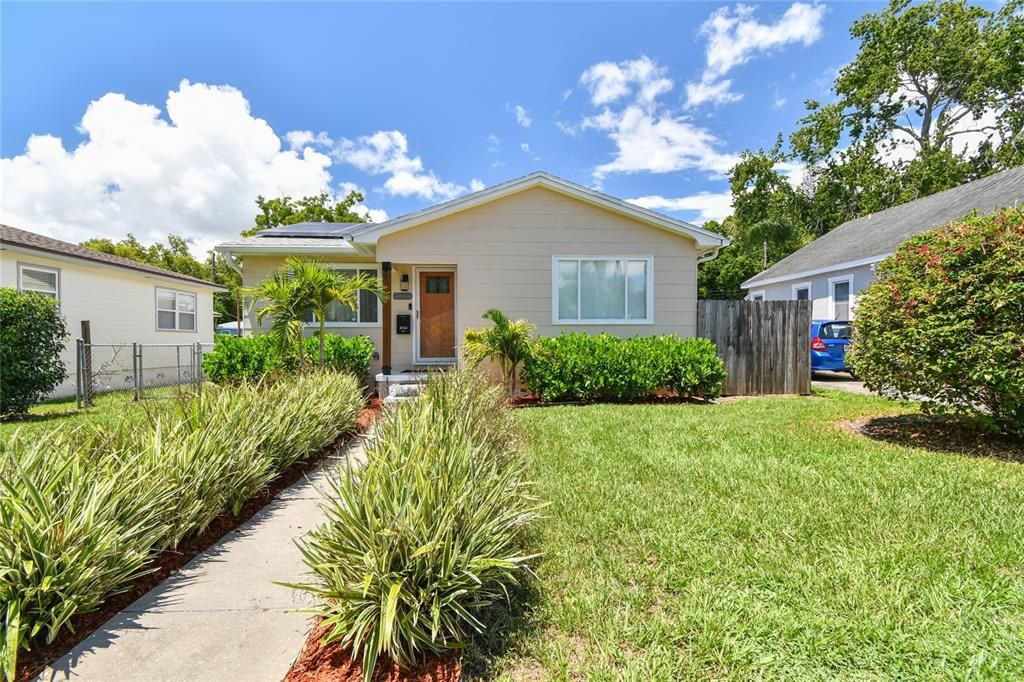 For Sale: $550,000 (3 beds, 2 baths, 1481 Square Feet)