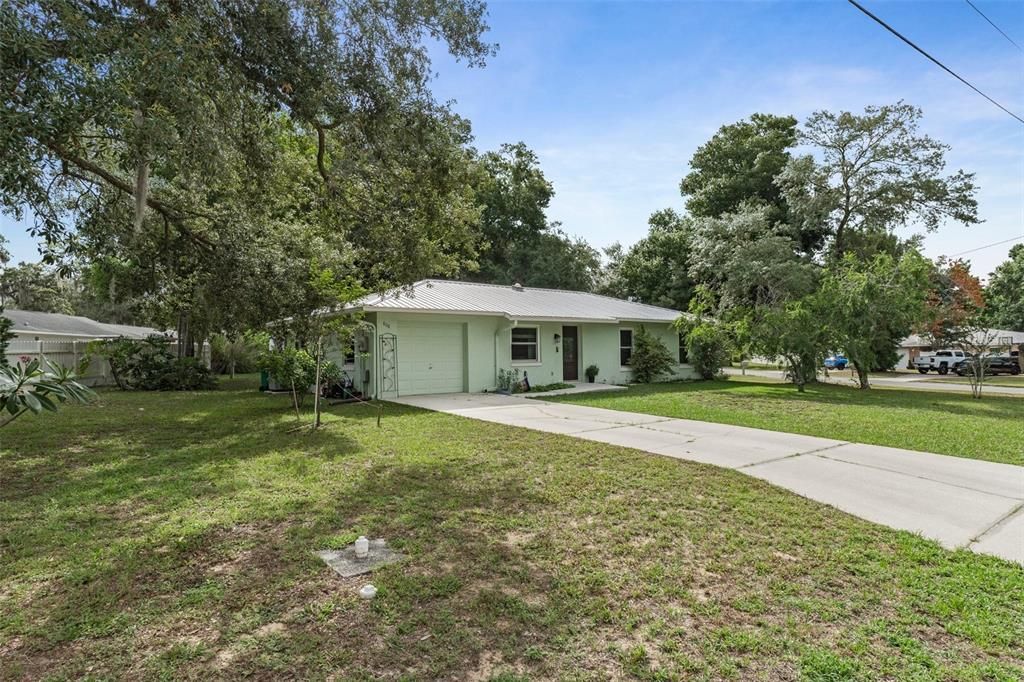 For Sale: $240,900 (3 beds, 2 baths, 1318 Square Feet)