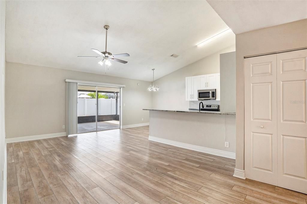 For Sale: $445,000 (4 beds, 2 baths, 1454 Square Feet)