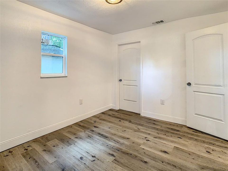 For Sale: $250,000 (2 beds, 1 baths, 759 Square Feet)