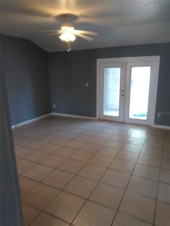 For Rent: $1,675 (2 beds, 1 baths, 1015 Square Feet)
