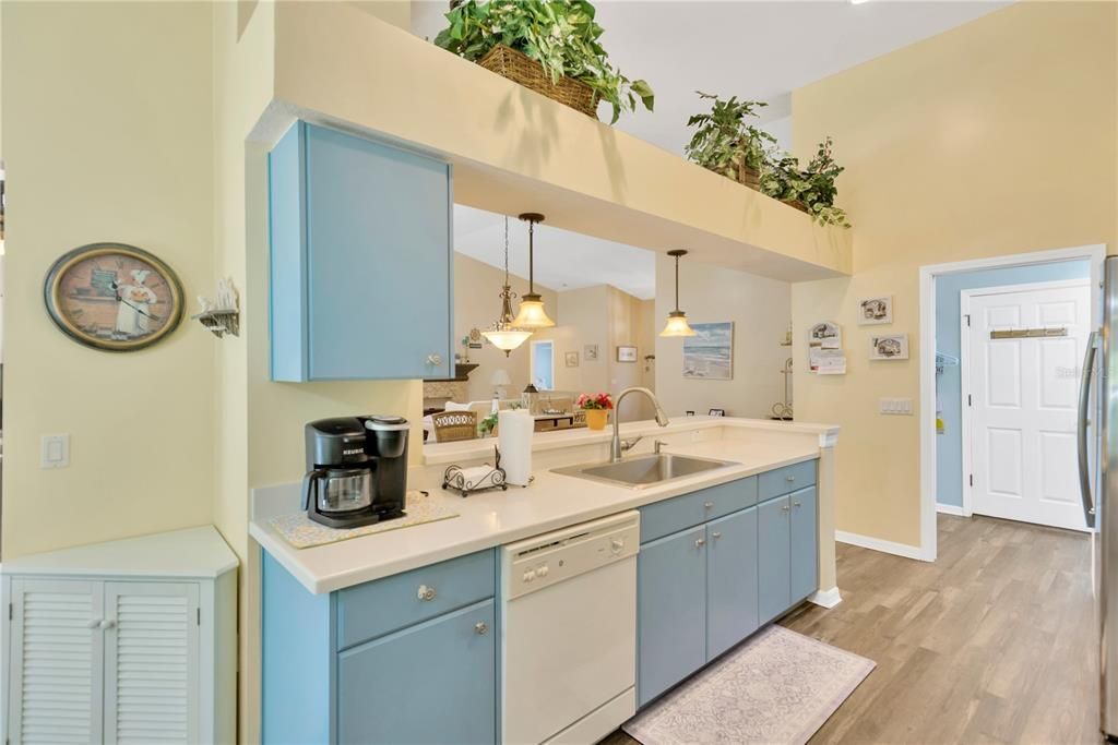 For Sale: $319,900 (2 beds, 2 baths, 1819 Square Feet)